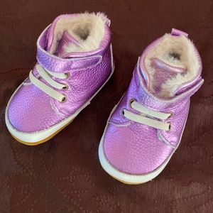 Fur-lined boots monkey feet 6-12 months purple